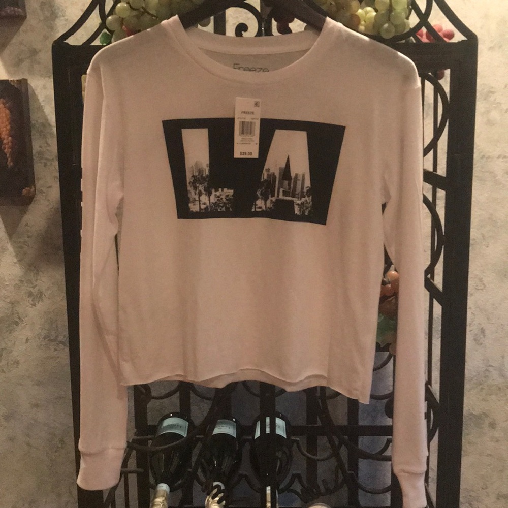 NEW! LOS ANGELES WHITE CROP TOP! Size Med. - Picture 4 of 6